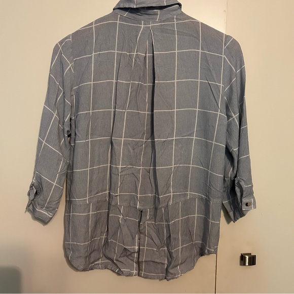 Sim & Sam Button Up Blouse - Picture 7 of 9